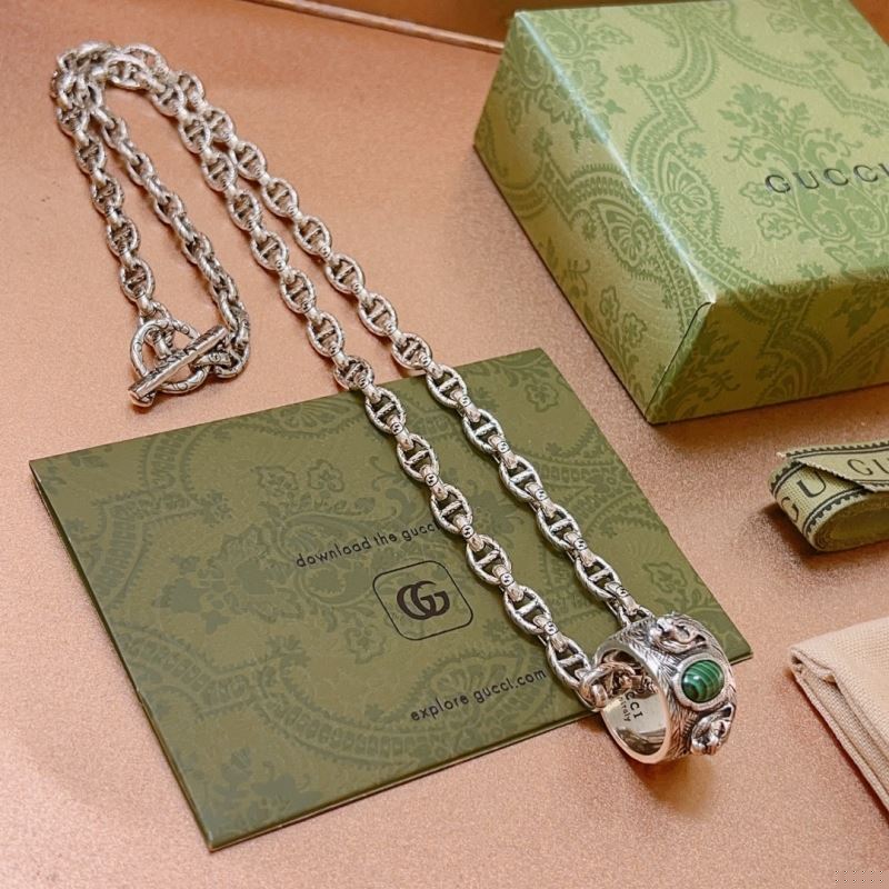 G*u*i necklaces